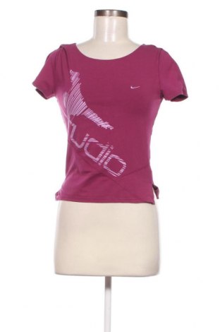 Дамска тениска Nike, Размер M, Цвят Лилав, Цена 16,20 лв.