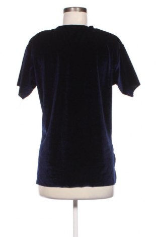 Γυναικείο t-shirt Stradivarius, Μέγεθος M, Χρώμα Μπλέ, Τιμή 6,65 €