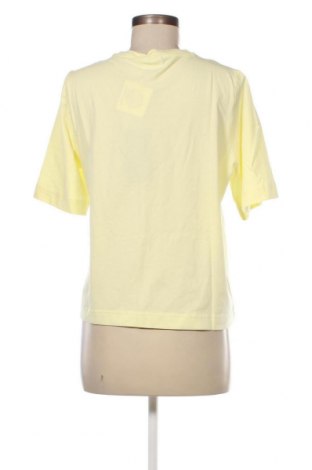 Γυναικείο t-shirt Weekday, Μέγεθος S, Χρώμα Κίτρινο, Τιμή 12,37 €