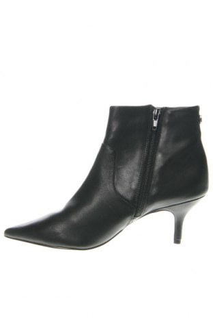 Botine de damă Steve Madden, Mărime 38, Culoare Negru, Preț 871,71 Lei