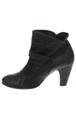 Dámské boty  Tamaris, Velikost 40, Barva Černá, Cena  672,00 Kč