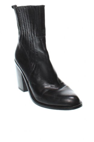 Γυναικεία μποτάκια Zara, Μέγεθος 40, Χρώμα Μαύρο, Τιμή 10,04 €