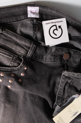 Dámske džínsy , Veľkosť M, Farba Sivá, Cena  15,60 €
