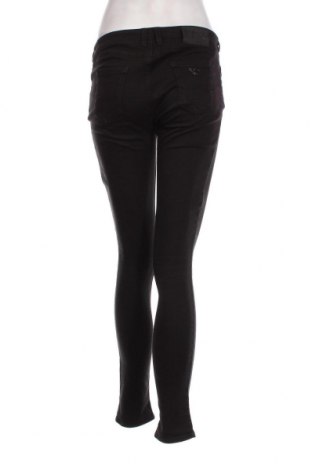 Дамски дънки Armani Jeans, Размер M, Цвят Черен, Цена 127,00 лв.