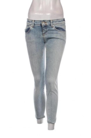 Дамски дънки Armani Jeans, Размер S, Цвят Син, Цена 181,63 лв.