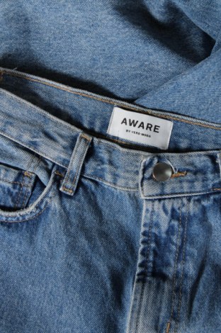Damskie jeansy Aware by Vero Moda, Rozmiar M, Kolor Niebieski, Cena 78,40 zł