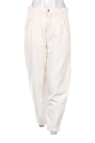 Damen Jeans Bershka, Größe M, Farbe Ecru, Preis 14,83 €