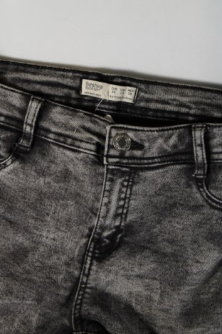 Damen Jeans Bershka, Größe S, Farbe Grau, Preis 9,00 €