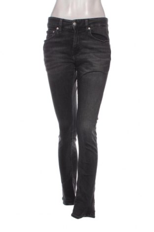 Дамски дънки Calvin Klein Jeans, Размер M, Цвят Черен, Цена 184,30 лв.
