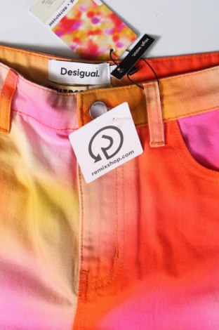 Дамски дънки Desigual, Размер L, Цвят Многоцветен, Цена 56,76 лв.