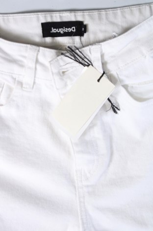 Damen Jeans Desigual, Größe M, Farbe Weiß, Preis 39,90 €