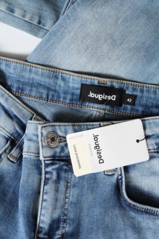 Dámske džínsy  Desigual, Veľkosť L, Farba Modrá, Cena  88,66 €