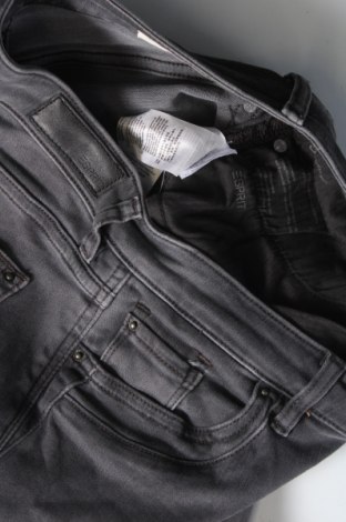 Dámske džínsy  Esprit, Veľkosť M, Farba Sivá, Cena  15,82 €