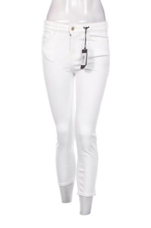 Γυναικείο Τζίν Guess, Μέγεθος M, Χρώμα Λευκό, Τιμή 53,20 €