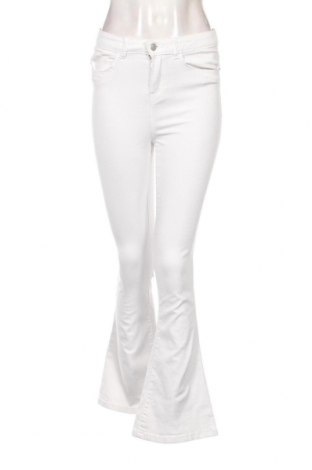 Damen Jeans Noisy May, Größe M, Farbe Weiß, Preis 7,12 €