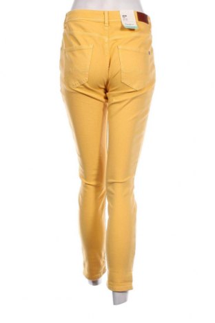 Дамски дънки Pepe Jeans, Размер S, Цвят Жълт, Цена 68,80 лв.