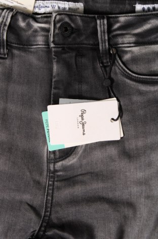 Дамски дънки Pepe Jeans, Размер M, Цвят Сив, Цена 29,24 лв.