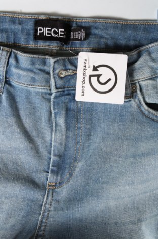 Dámske džínsy  Pieces, Veľkosť M, Farba Modrá, Cena  9,92 €