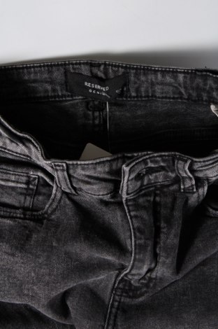 Damen Jeans Reserved, Größe S, Farbe Grau, Preis 5,40 €