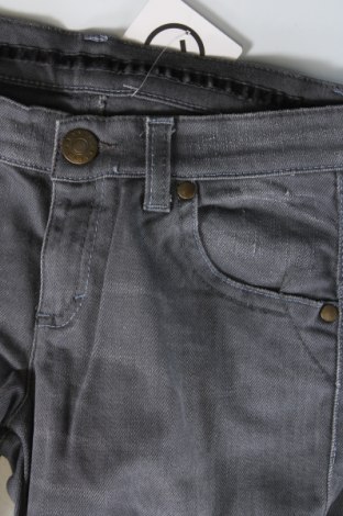 Dámske džínsy  Sisley, Veľkosť XS, Farba Sivá, Cena  26,81 €