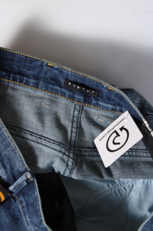 Damen Jeans Sisley, Größe L, Farbe Blau, Preis 55,43 €