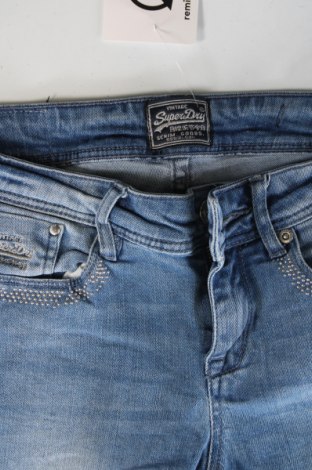 Damskie jeansy Superdry, Rozmiar S, Kolor Niebieski, Cena 65,25 zł