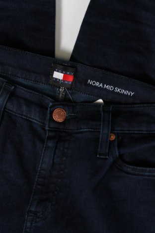 Damskie jeansy Tommy Jeans, Rozmiar M, Kolor Niebieski, Cena 244,69 zł