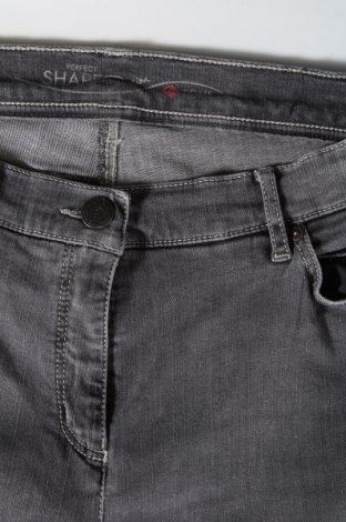 Damen Jeans Toni, Größe L, Farbe Grau, Preis € 11,41