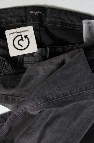 Dámske džínsy  Vero Moda, Veľkosť L, Farba Sivá, Cena  4,24 €