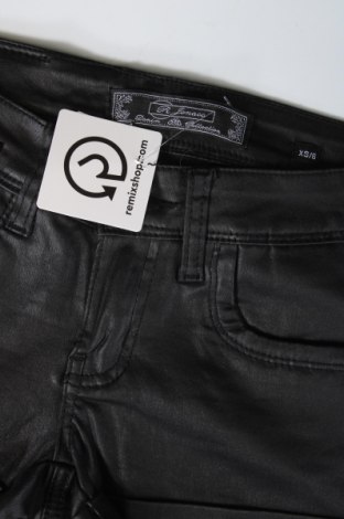 Дамски къс панталон, Размер XS, Цвят Черен, Цена 18,82 лв.