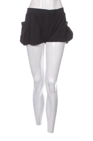 Дамски къс панталон Adidas By Stella McCartney, Размер S, Цвят Черен, Цена 28,27 лв.