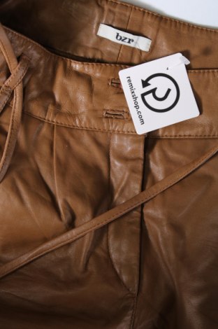 Pantaloni scurți de femei BZR Bruuns Bazaar, Mărime S, Culoare Maro, Preț 160,79 Lei