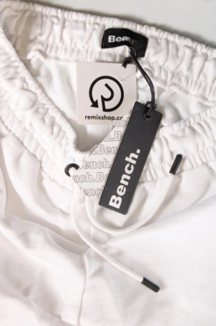 Γυναικείο κοντό παντελόνι Bench, Μέγεθος M, Χρώμα Λευκό, Τιμή 8,73 €