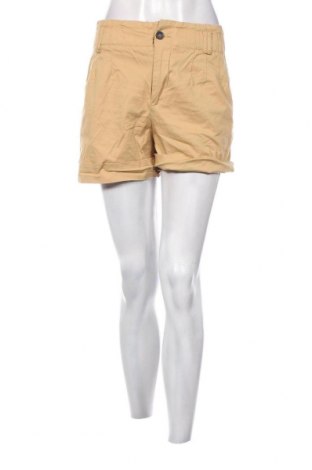 Γυναικείο κοντό παντελόνι Bershka, Μέγεθος S, Χρώμα  Μπέζ, Τιμή 9,72 €