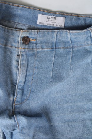 Γυναικείο κοντό παντελόνι Bershka, Μέγεθος XS, Χρώμα Μπλέ, Τιμή 9,72 €