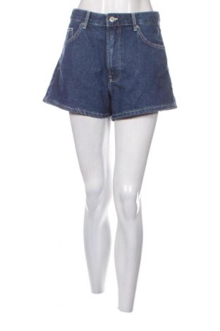 Γυναικείο κοντό παντελόνι Bershka, Μέγεθος M, Χρώμα Μπλέ, Τιμή 5,77 €