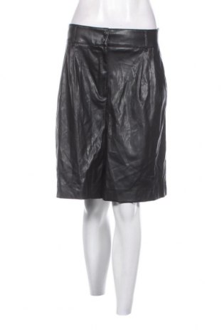 Дамски къс панталон Clockhouse, Размер XL, Цвят Черен, Цена 11,40 лв.