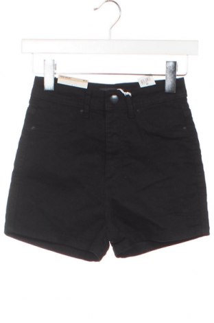Дамски къс панталон Cropp, Размер S, Цвят Черен, Цена 39,50 лв.
