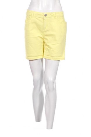 Дамски къс панталон Denim 1982, Размер M, Цвят Жълт, Цена 19,55 лв.