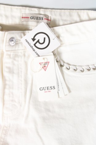 Дамски къс панталон Guess, Размер S, Цвят Бял, Цена 101,00 лв.