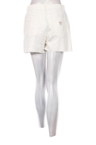 Damen Shorts Guess, Größe S, Farbe Weiß, Preis 52,06 €