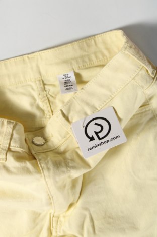 Pantaloni scurți de femei H&M, Mărime S, Culoare Galben, Preț 48,00 Lei