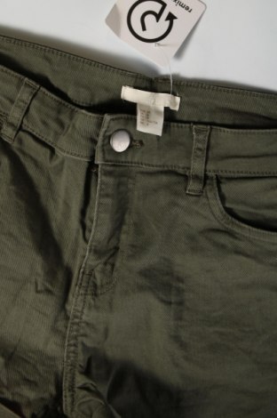 Pantaloni scurți de femei H&M, Mărime M, Culoare Verde, Preț 48,00 Lei