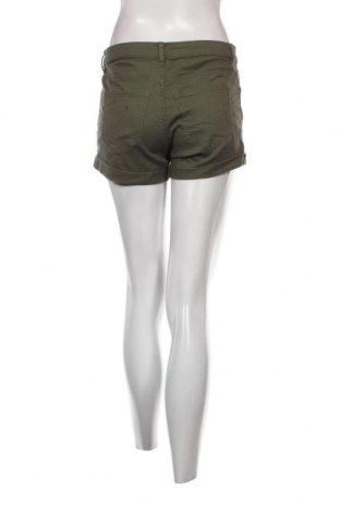 Γυναικείο κοντό παντελόνι H&M, Μέγεθος M, Χρώμα Πράσινο, Τιμή 4,91 €