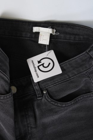 Γυναικείο κοντό παντελόνι H&M, Μέγεθος XS, Χρώμα Γκρί, Τιμή 10,83 €