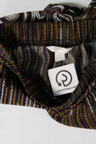 Дамски къс панталон H&M Conscious Collection, Размер S, Цвят Многоцветен, Цена 19,04 лв.