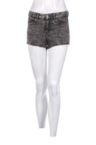 Дамски къс панталон H&M Divided, Размер S, Цвят Сив, Цена 11,14 лв.