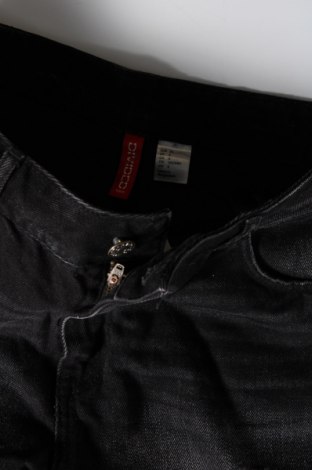 Дамски къс панталон H&M Divided, Размер S, Цвят Черен, Цена 19,14 лв.