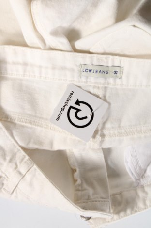 Pantaloni scurți de femei LCW, Mărime L, Culoare Alb, Preț 48,00 Lei