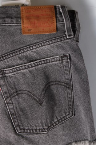 Дамски къс панталон Levi's, Размер S, Цвят Черен, Цена 45,08 лв.